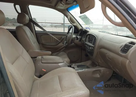 2004 Toyota Sequoia Limited V8 z USA, uszkodzony, nr VIN 5TDZT38A74S230828